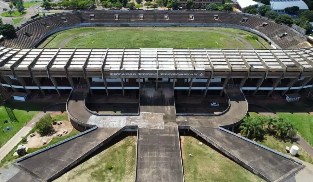 Enquete questiona mudança do nome do Morenão para marca comercial