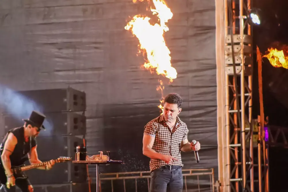 Fãs encaram até 7 horas de espera para ver Zezé Di Camargo de perto