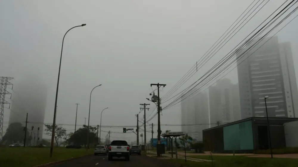 Neblina encobre Campo Grande após umidade subir e mudar cenário climático