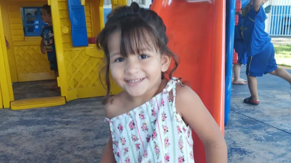 Mãe lamenta morte de bebê afogada em piscina: “Minha alegria se foi”