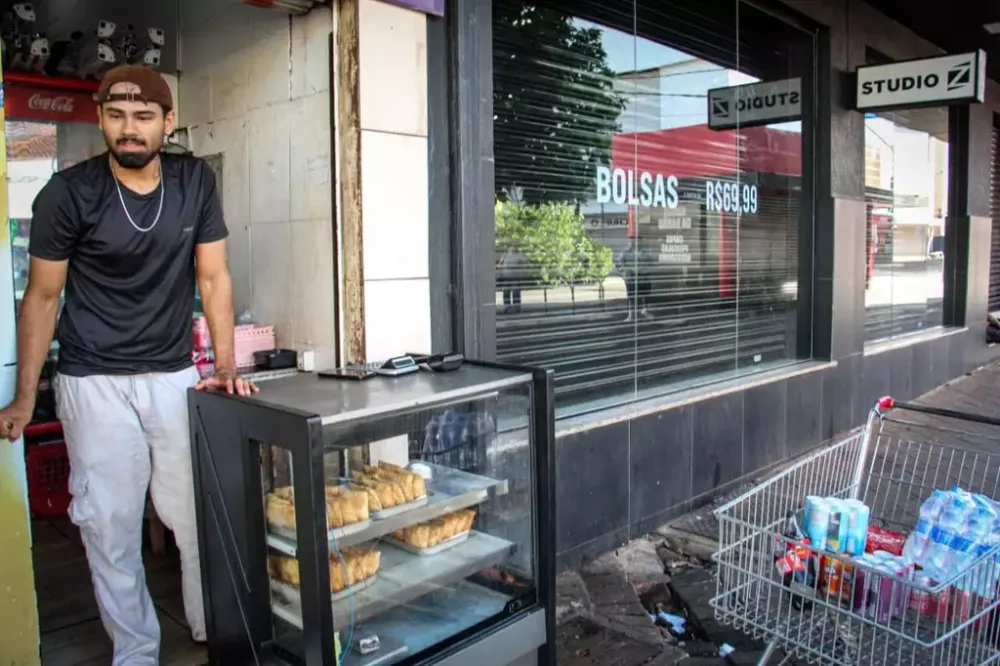 Portas fechadas e correria por dinheiro marcam o feriado na Capital