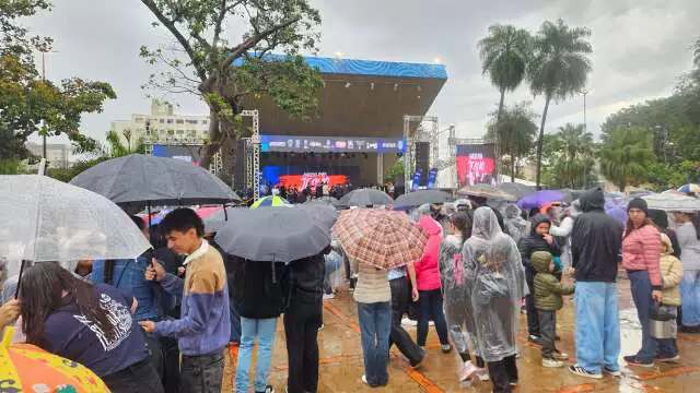 Marcha para Jesus mantém programação mesmo com chuva em Campo Grande