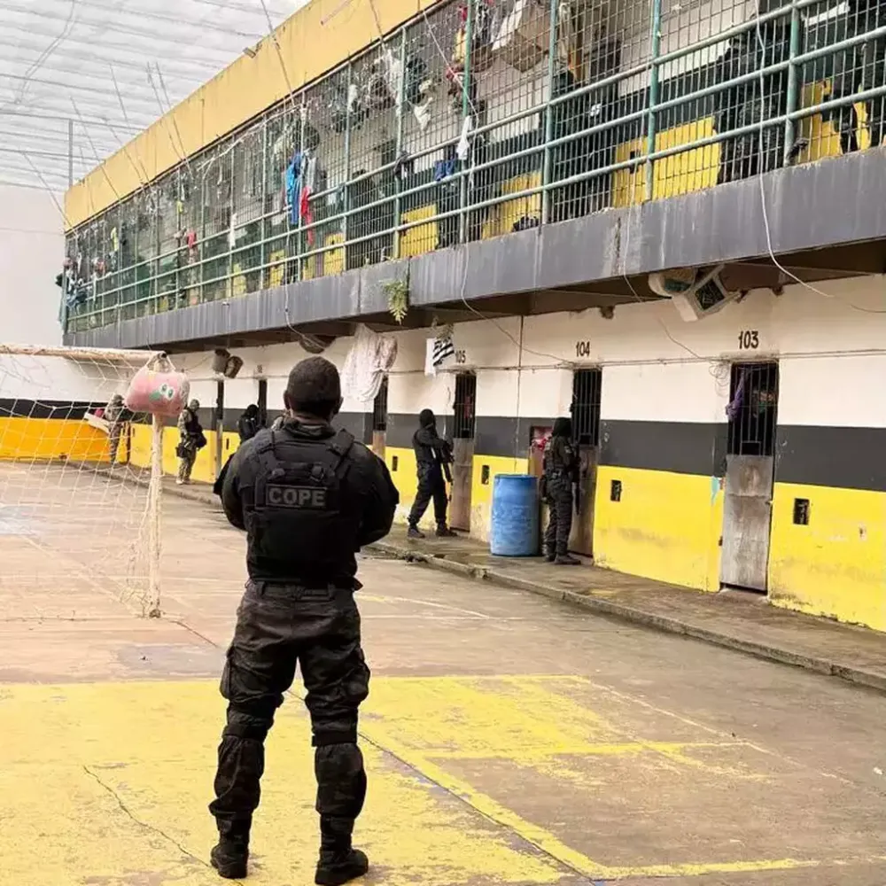 Após festa de 33 anos do PCC na Máxima, operação transfere presos